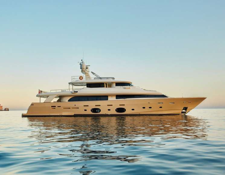 Оренда яхти Ferretti 108, 33 метри