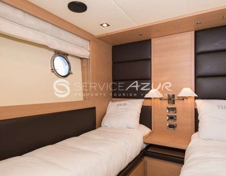 Azimut yacht rental