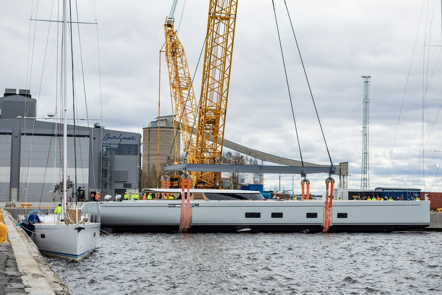 Baltic Yachts представила парусную суперяхту.