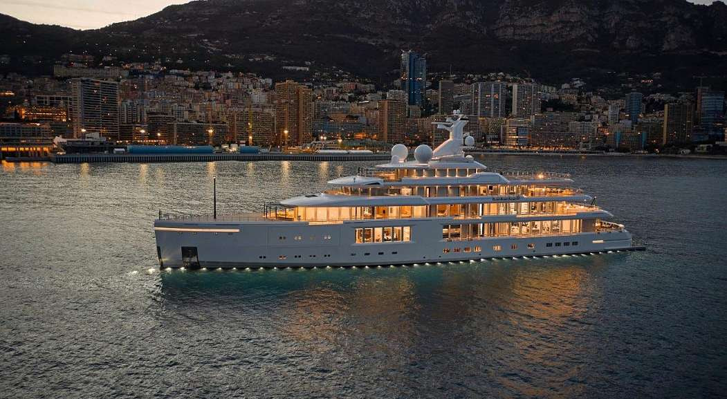 Суперяхта Luminosity от Benetti была замечена в Монако