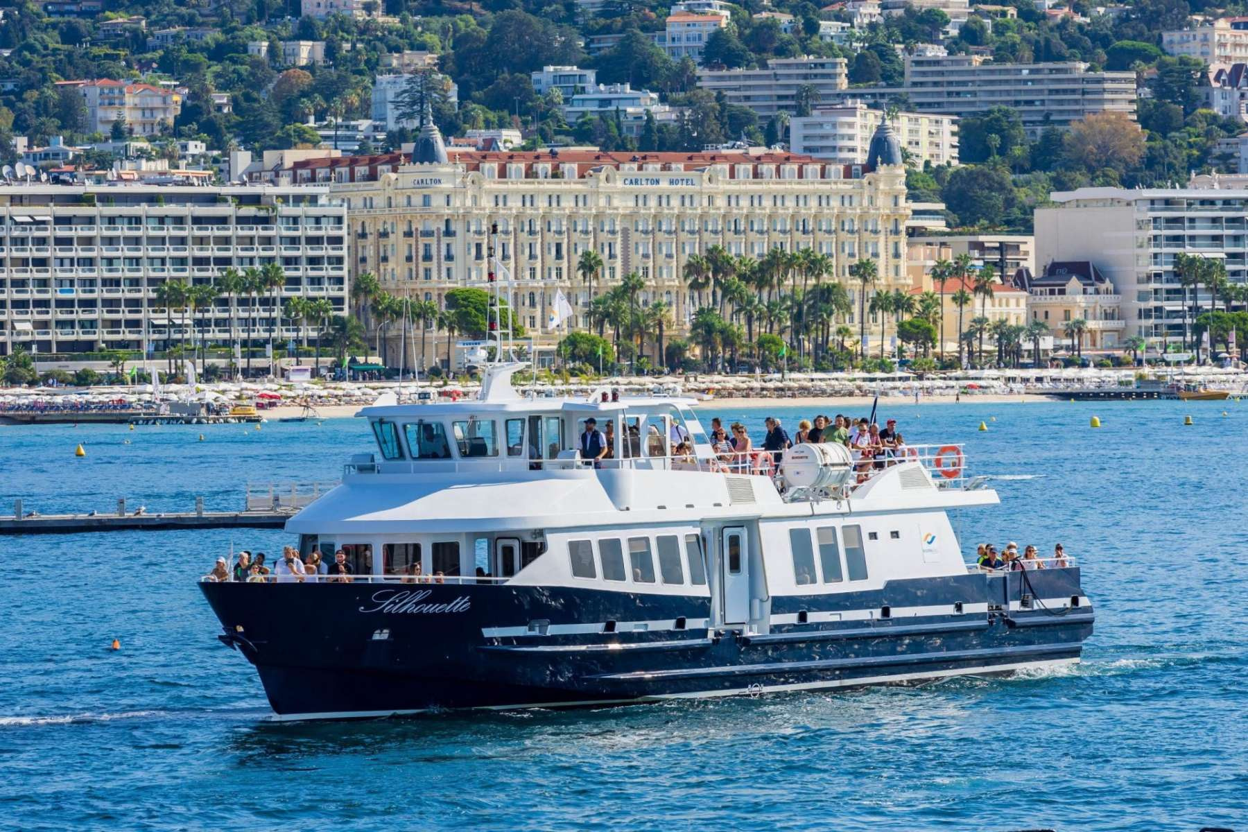 Event monohull for up to 295 passengers