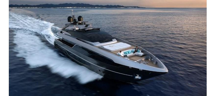 175 лет «Ferretti»: Премьера новой яхты «Riva 100 Corsaro» в Монако 