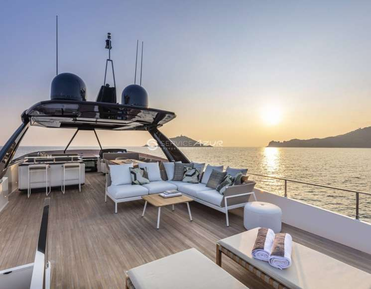 Оренда яхти Ferretti 920, 28 метрів