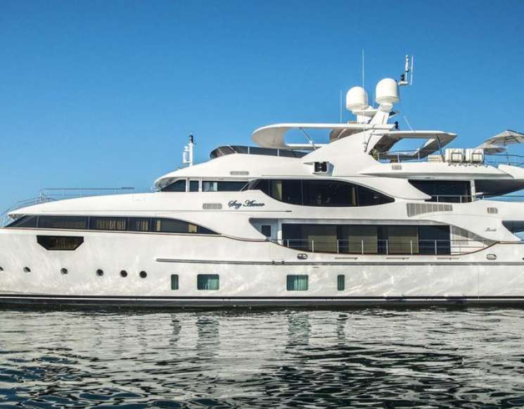 Орендувати яхту Benetti 42 метри на Лазурному березі